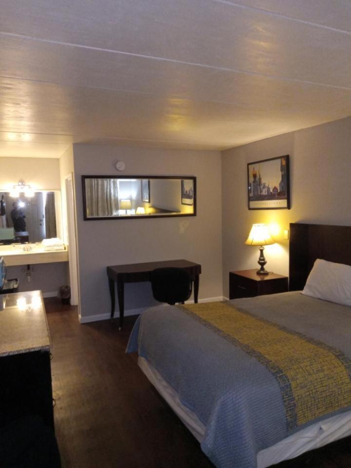Apm And Hotel